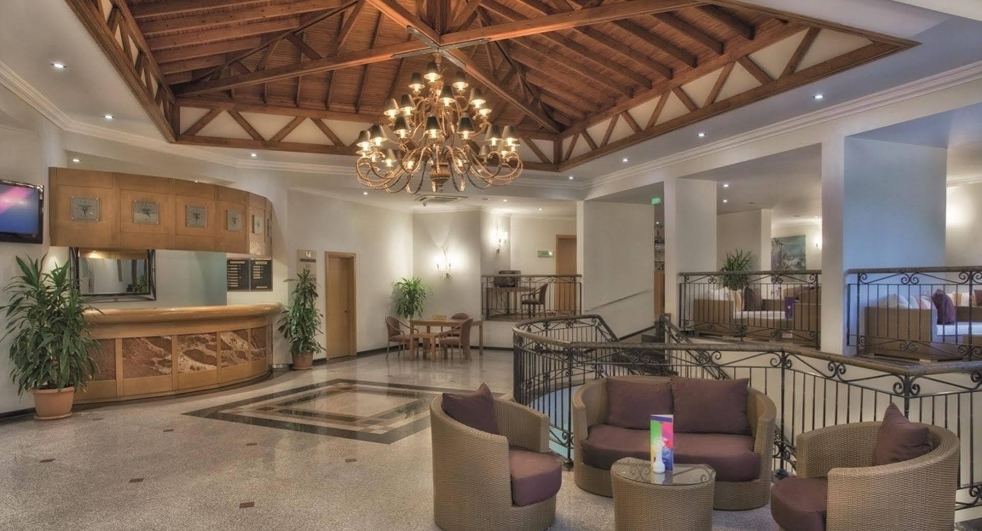 Akka Claros Hotel เกเมร์ ภายนอก รูปภาพ